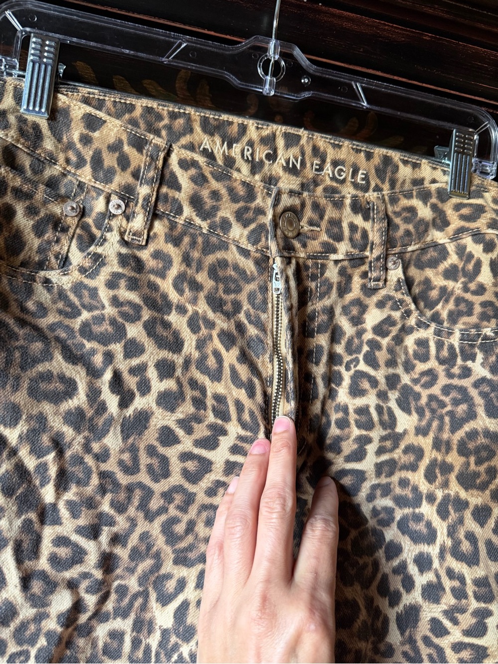 American Eagle Stretch Leopard Low-Rise Baggy Wide-Leg Pants - Picture 8 of 16
